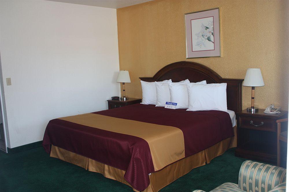Value Inn & Suites Redding Kültér fotó