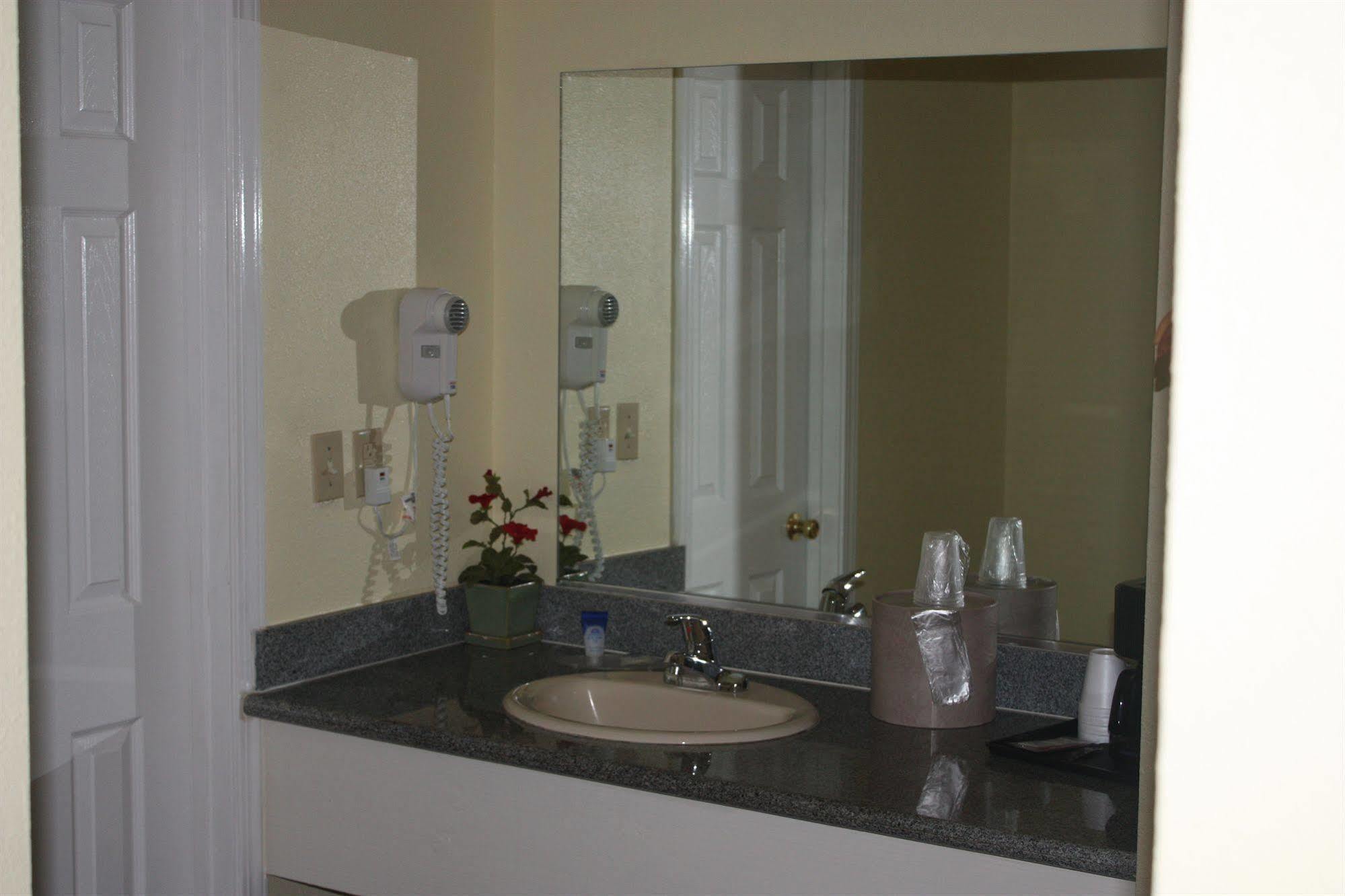 Value Inn & Suites Redding Kültér fotó