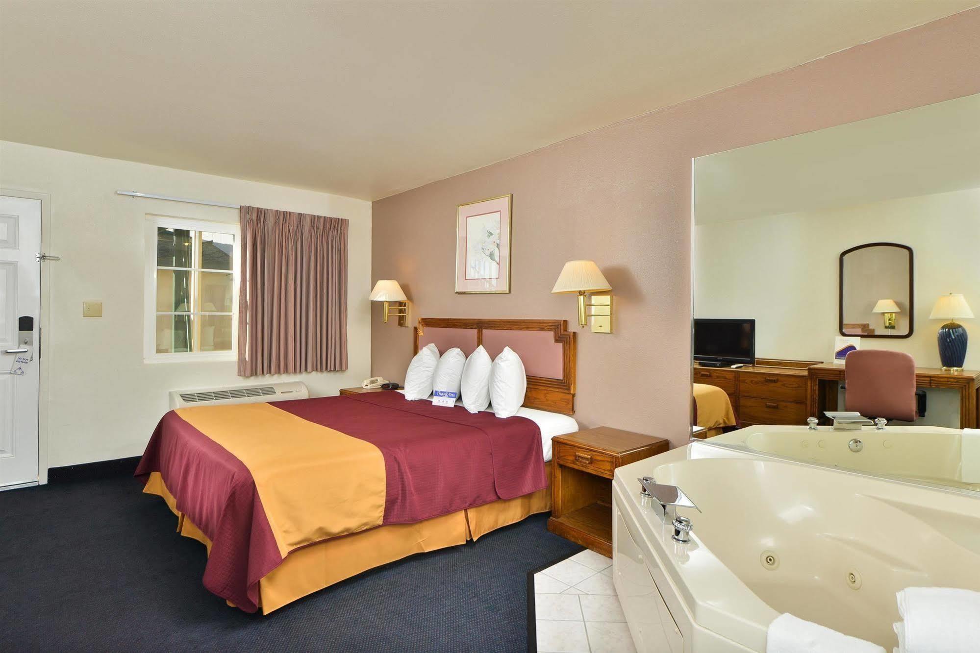 Value Inn & Suites Redding Kültér fotó